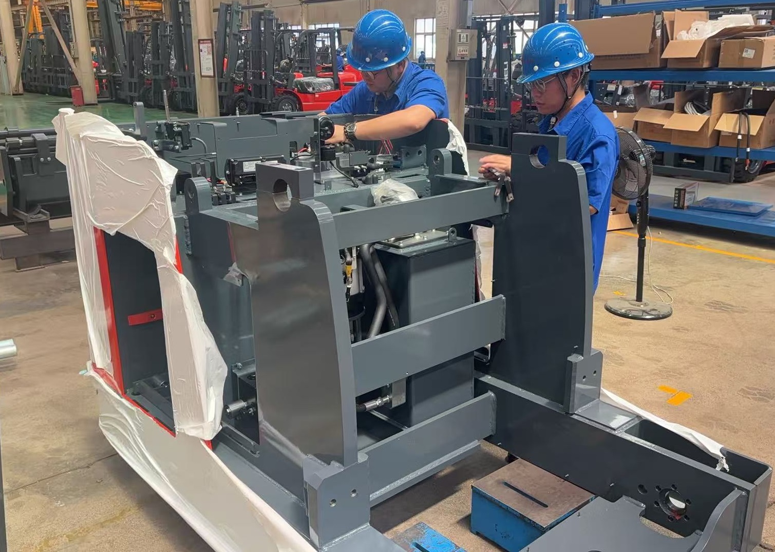 图2 站架式人下行三向车车架焊接、装配指导 左2图.jpg